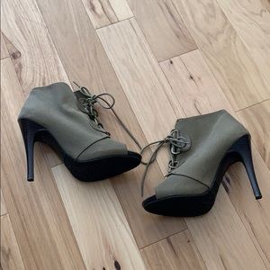 Elle size seven peep toe heeled boots
